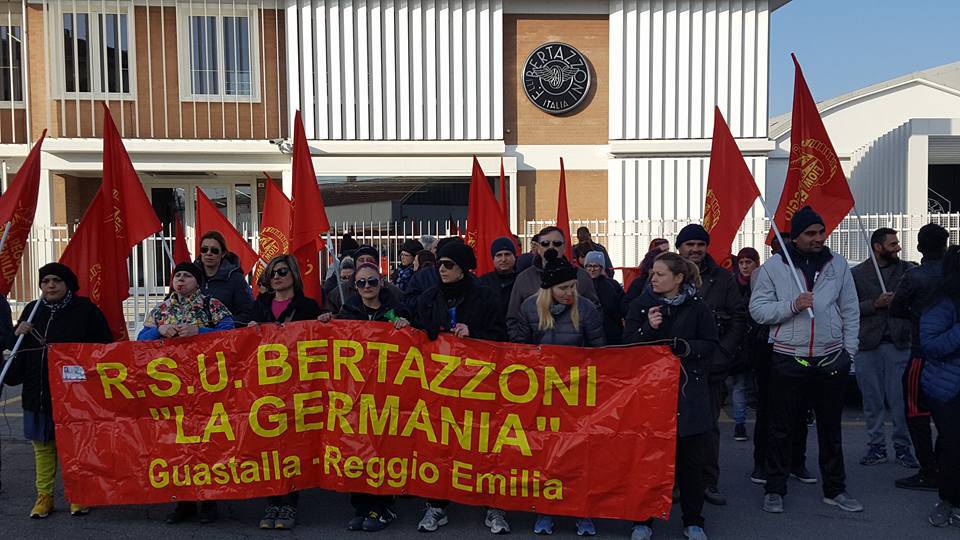 Lavoratori e sindacato davanti alla "Bertazzoni La Germania"